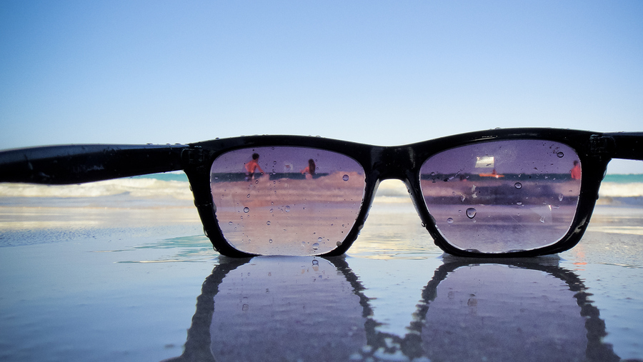 Consejos para prevenir lesiones oculares en las vacaciones